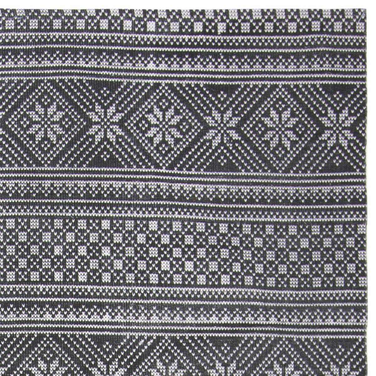Safavieh Cedar Brook 711 Rug, CDR711 - Black / Ivory