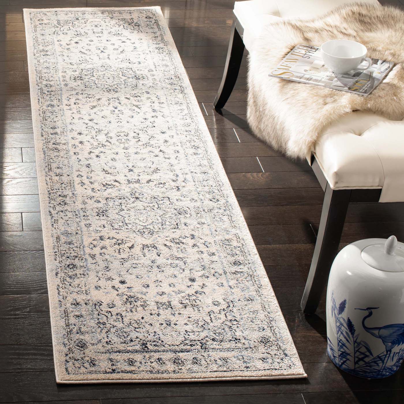 Safavieh Charleston 411 Rug, CHL411 - Ivory / Light Blue