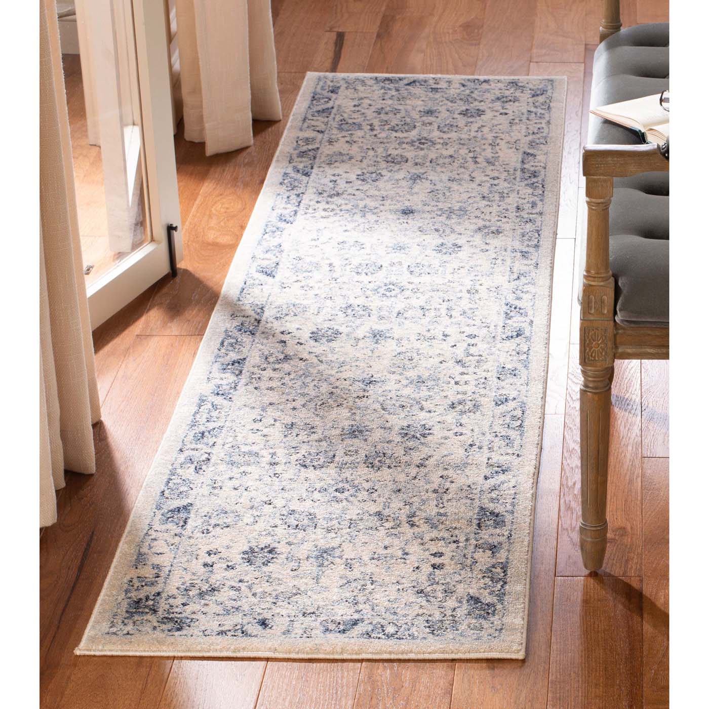 Safavieh Charleston 413 Rug, CHL413 - Ivory / Blue