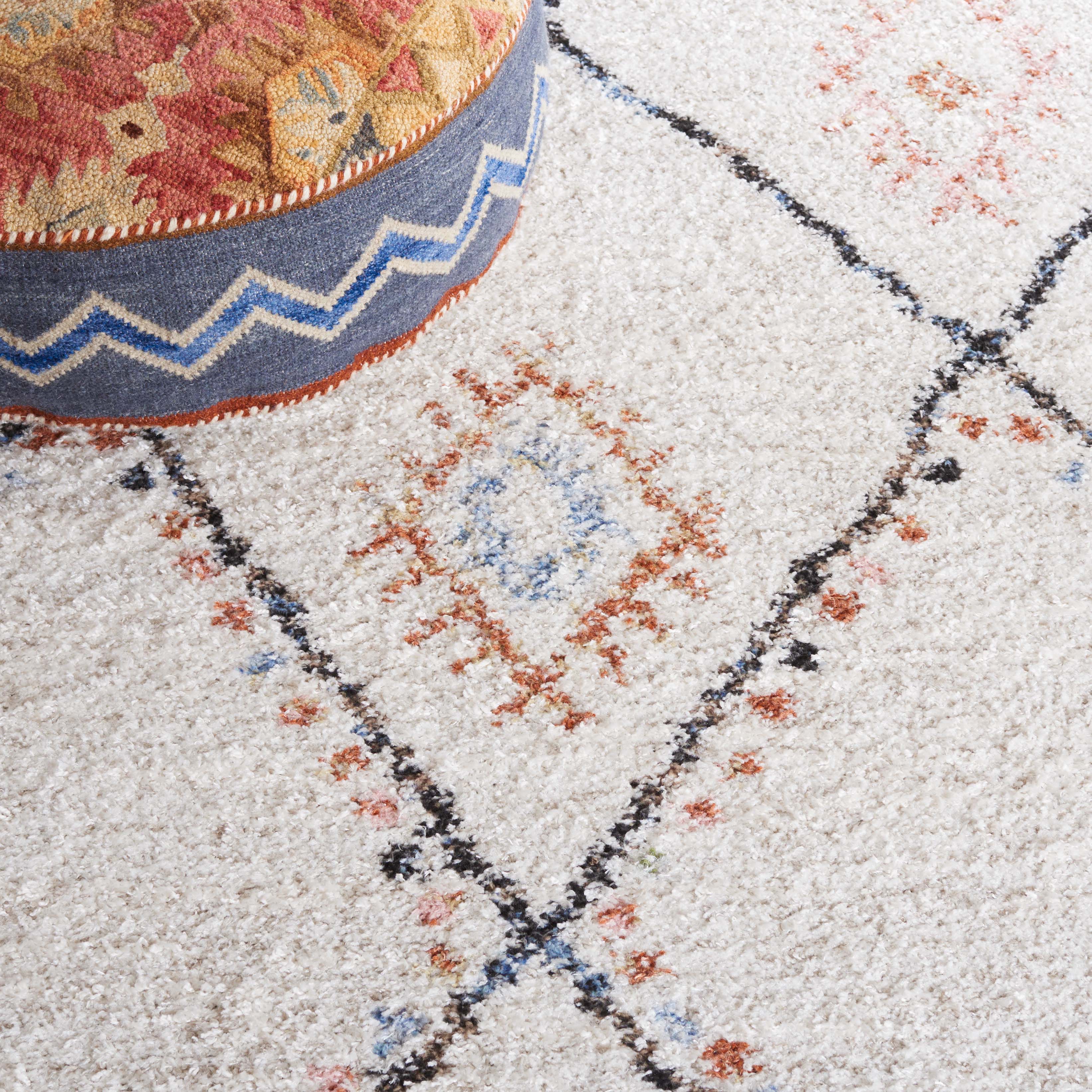 Safavieh Chapel 400 Rug, CHP400 - Ivory / Black