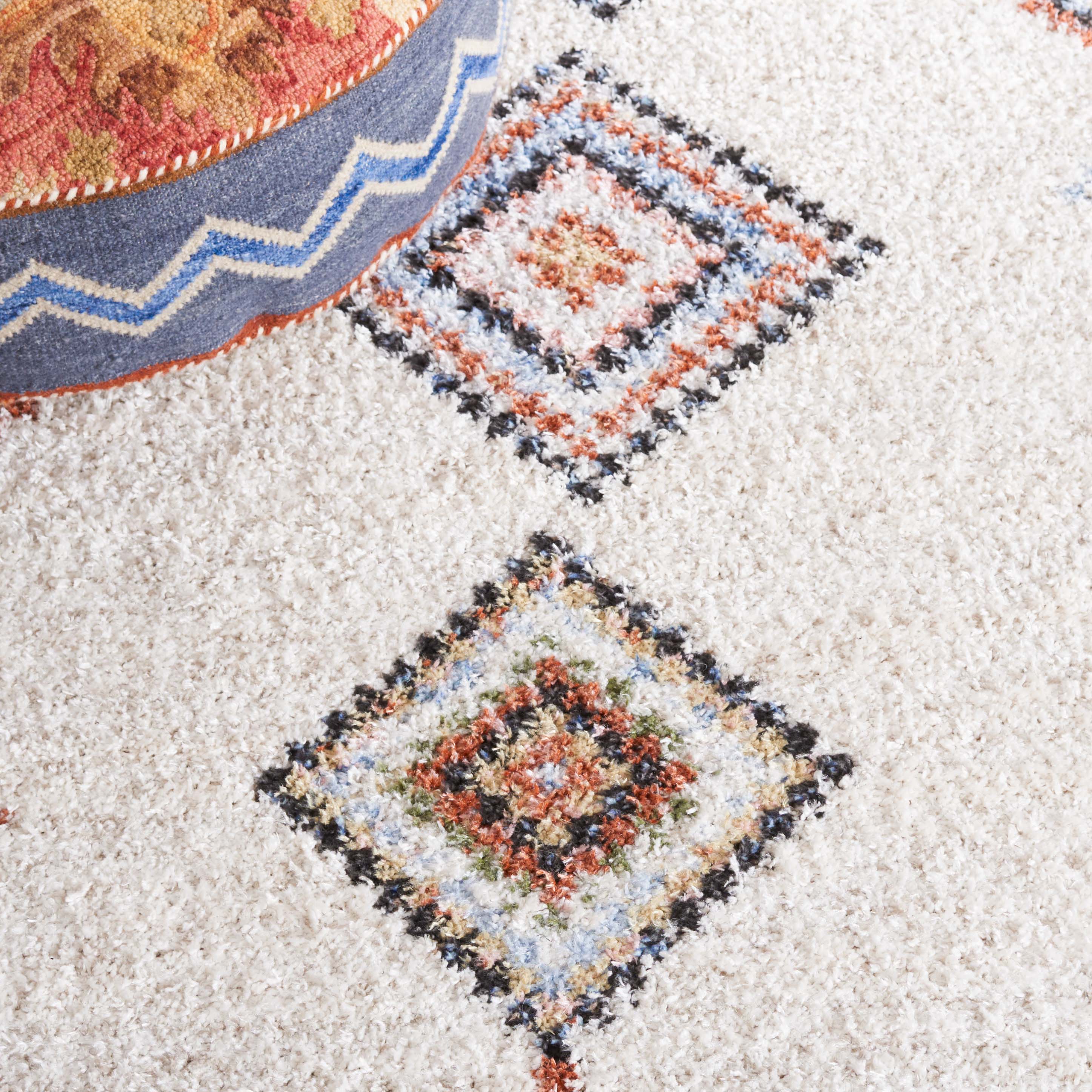 Safavieh Chapel 402 Rug, CHP402 - Ivory / Black