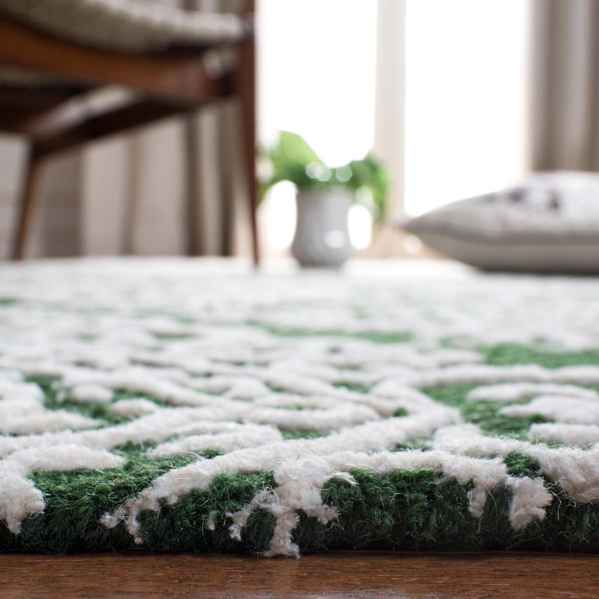 Safavieh Chatham 712 Rug, CHT712 - Green / Ivory