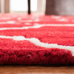 Safavieh Chatham 717 Rug, CHT717 - Red / Ivory