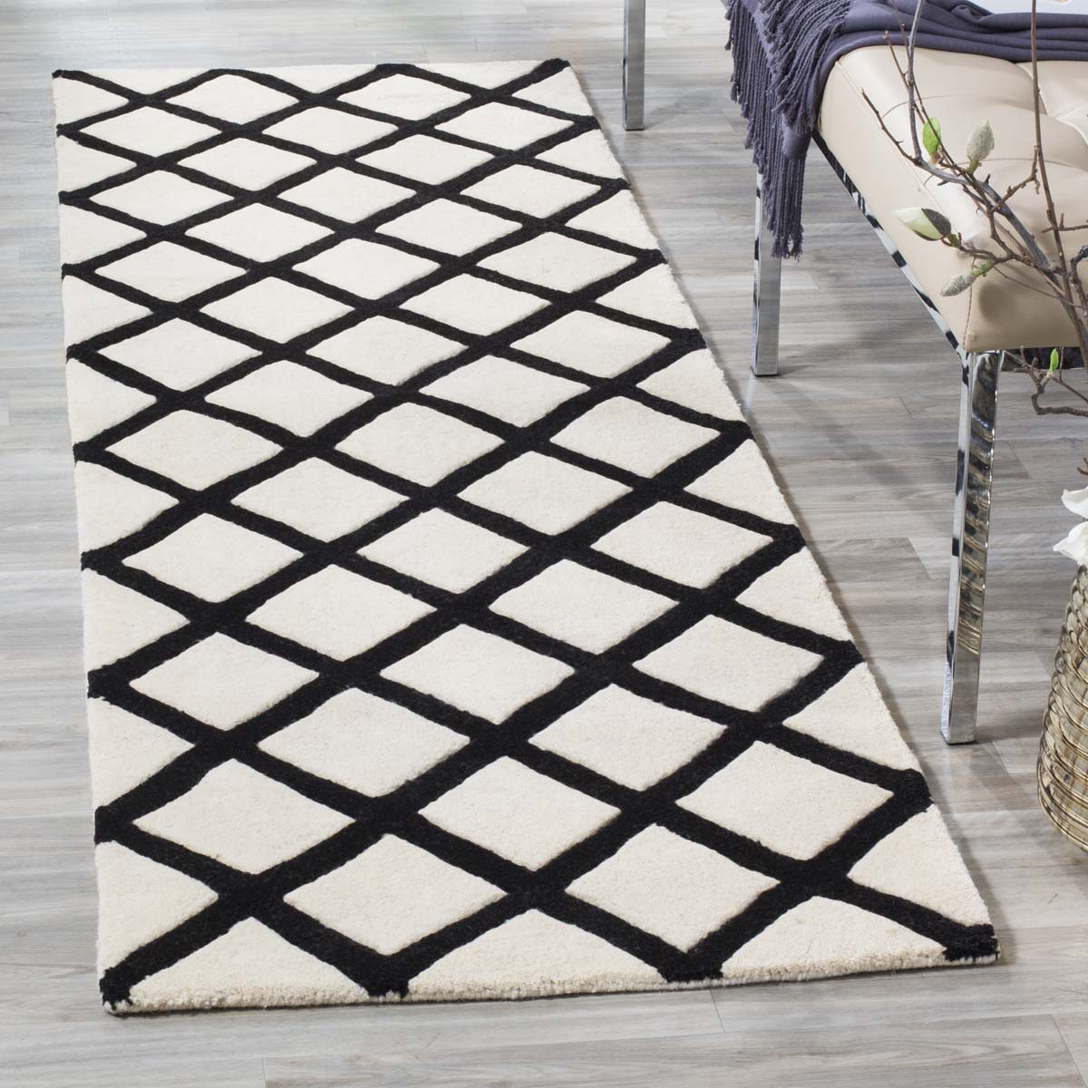 Safavieh Chatham 718 Rug, CHT718 - Ivory / Black