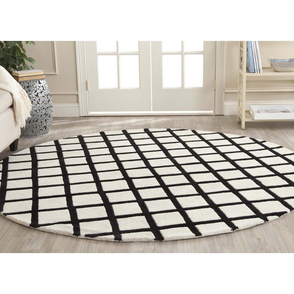 Safavieh Chatham 718 Rug, CHT718 - Ivory / Black