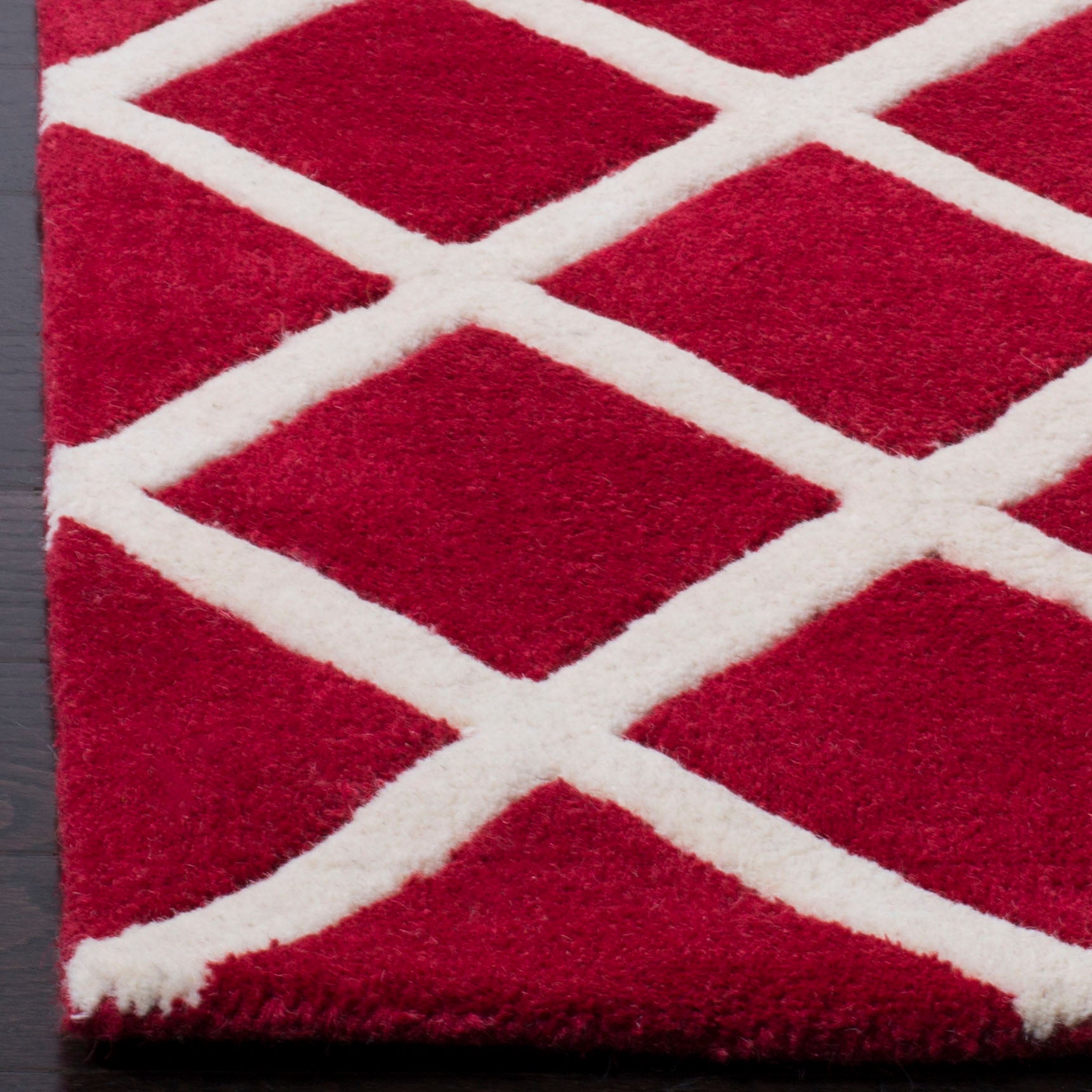 Safavieh Chatham 718 Rug, CHT718 - Red / Ivory