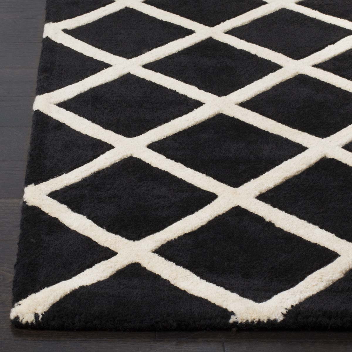 Safavieh Chatham 718 Rug, CHT718 - Black / Ivory