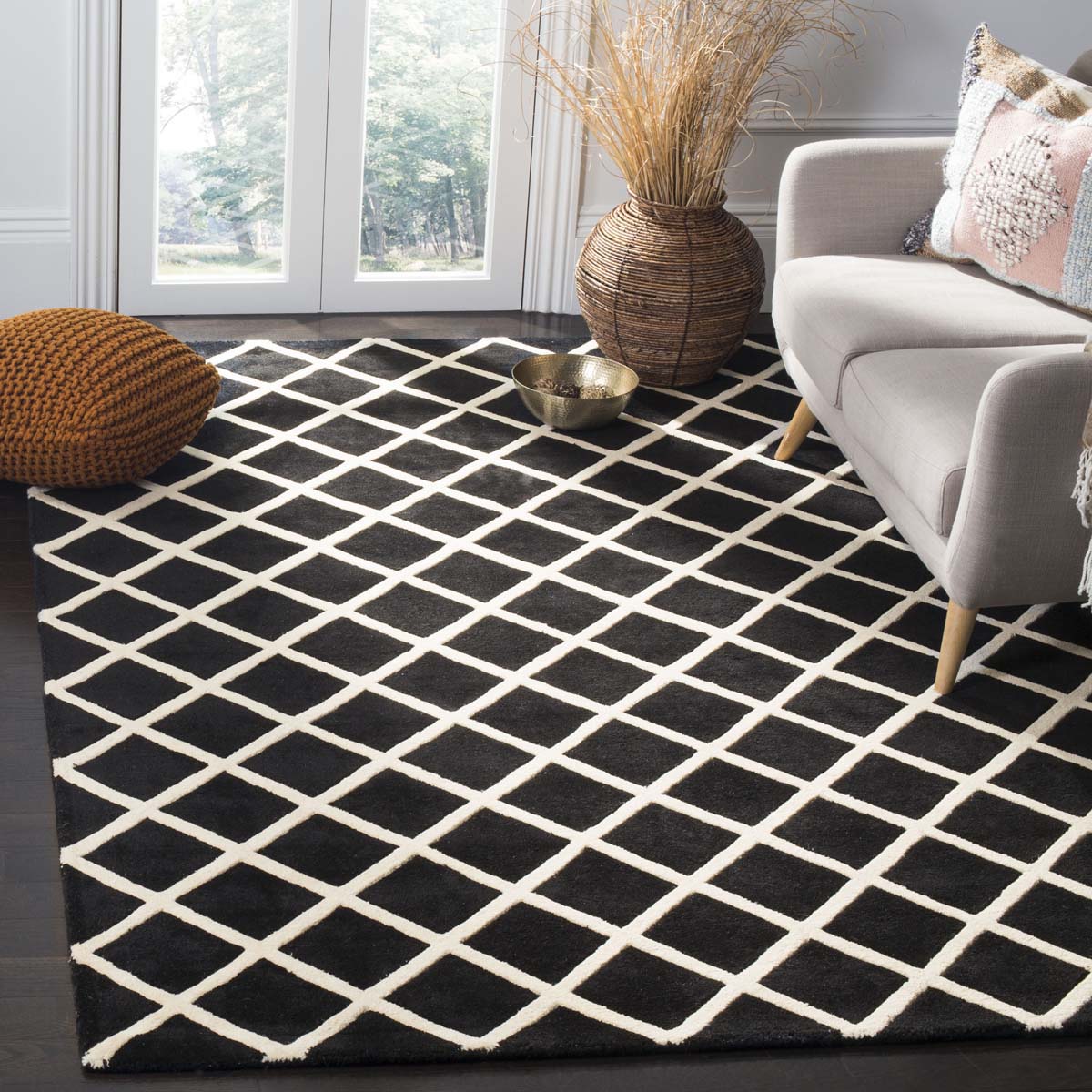 Safavieh Chatham 718 Rug, CHT718 - Black / Ivory