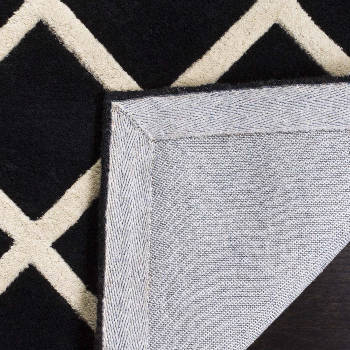 Safavieh Chatham 718 Rug, CHT718 - Black / Ivory