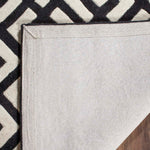 Safavieh Chatham 719 Rug, CHT719 - Ivory / Black