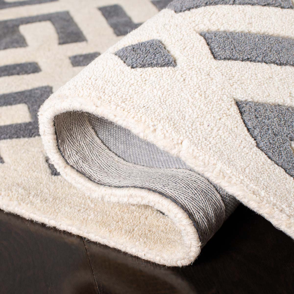 Safavieh Chatham 719 Rug, CHT719 - Dark Grey / Ivory