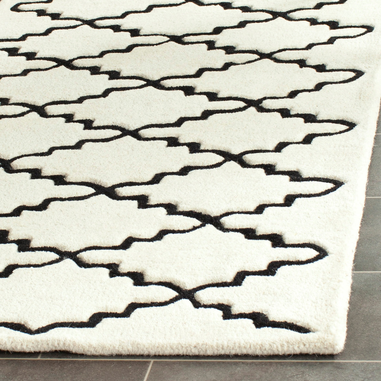 Safavieh Chatham 721 Rug, CHT721 - Ivory / Black