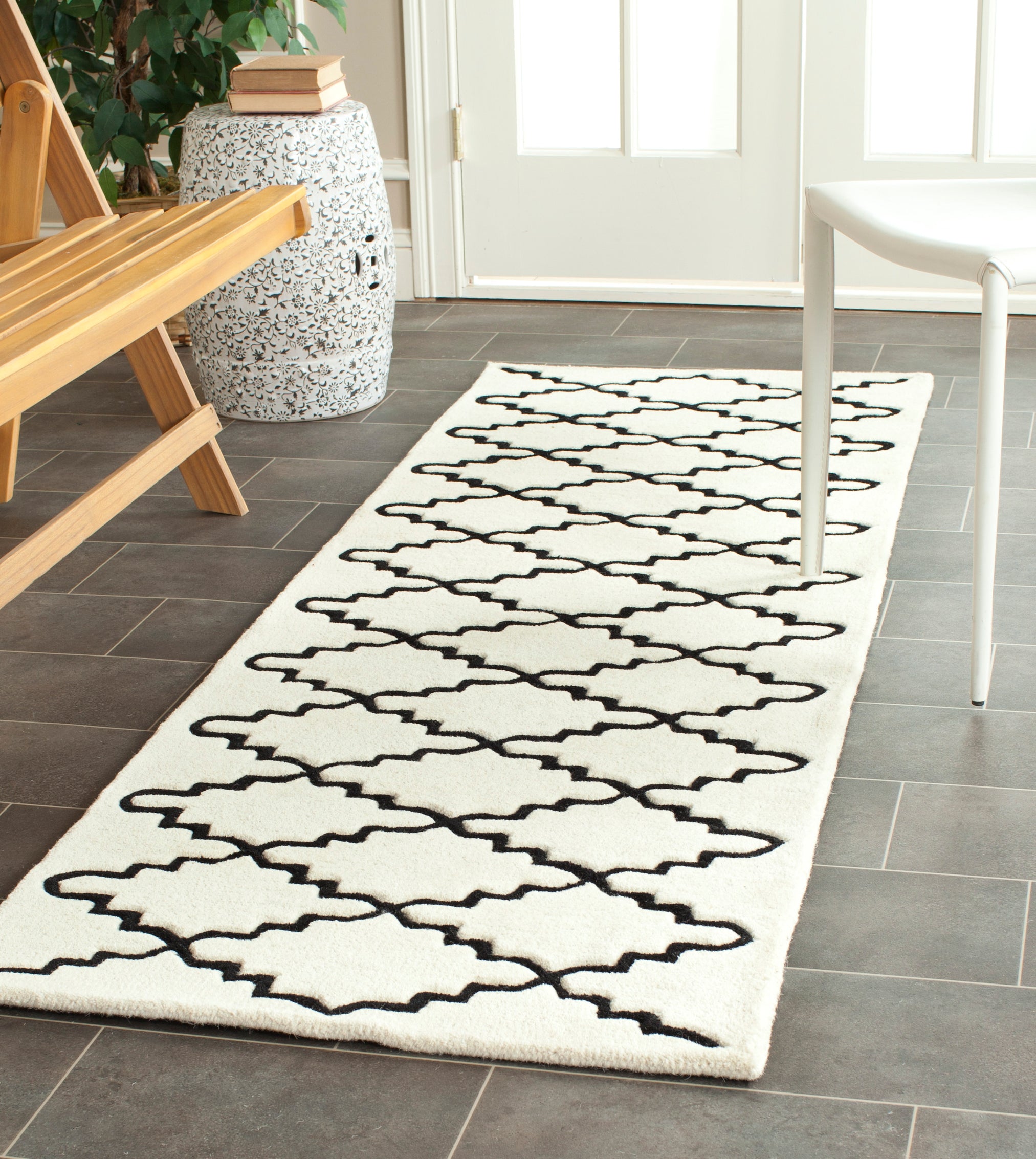 Safavieh Chatham 721 Rug, CHT721 - Ivory / Black