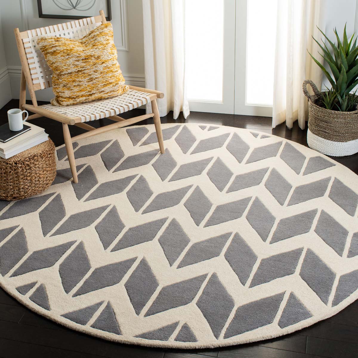 Safavieh Chatham 746 Rug, CHT746 - Dark Grey / Ivory