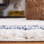Safavieh Calico Shag 100 Rug, CLC100 - Ivory / Blue
