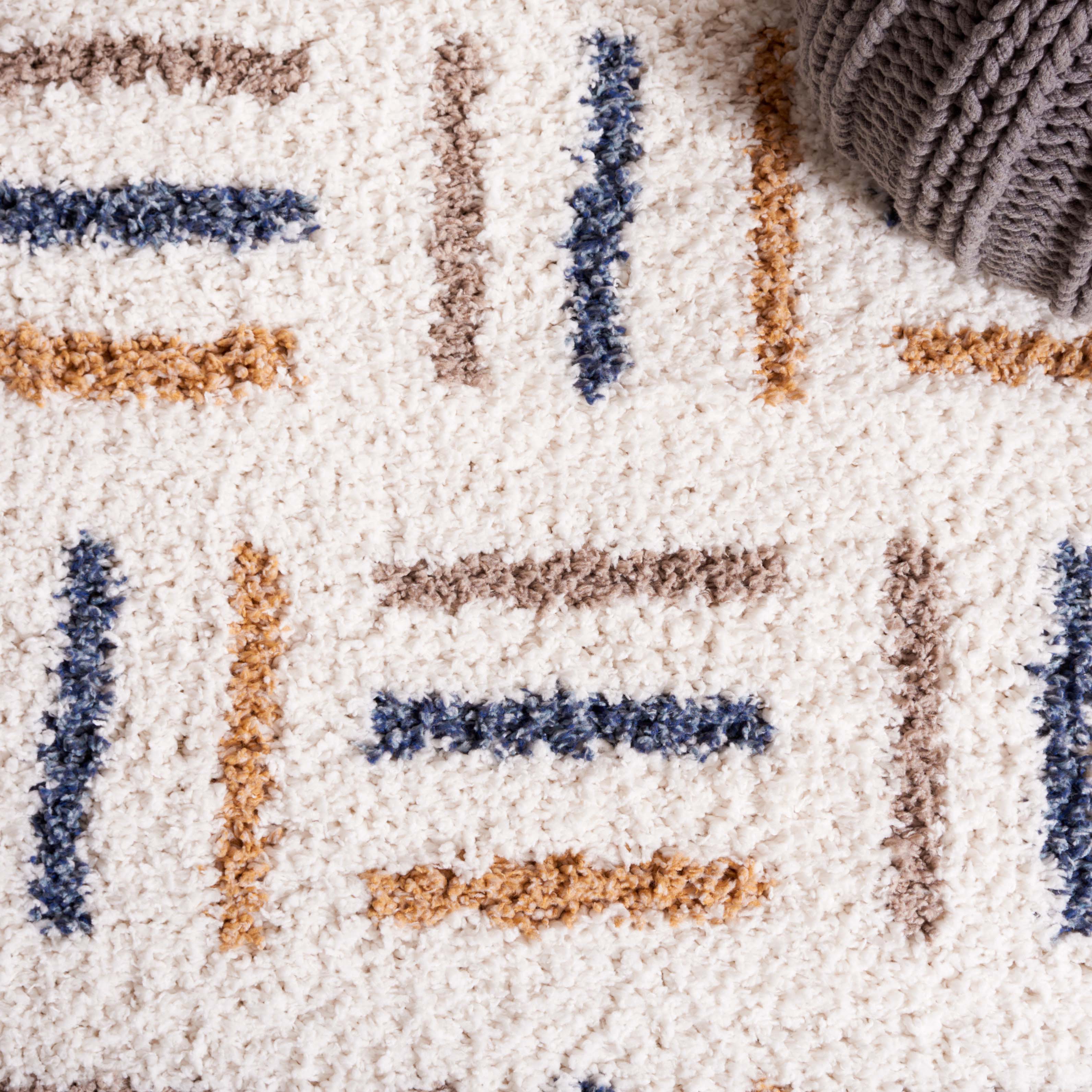 Safavieh Calico Shag 112 Rug, CLC112 - Ivory / Gold