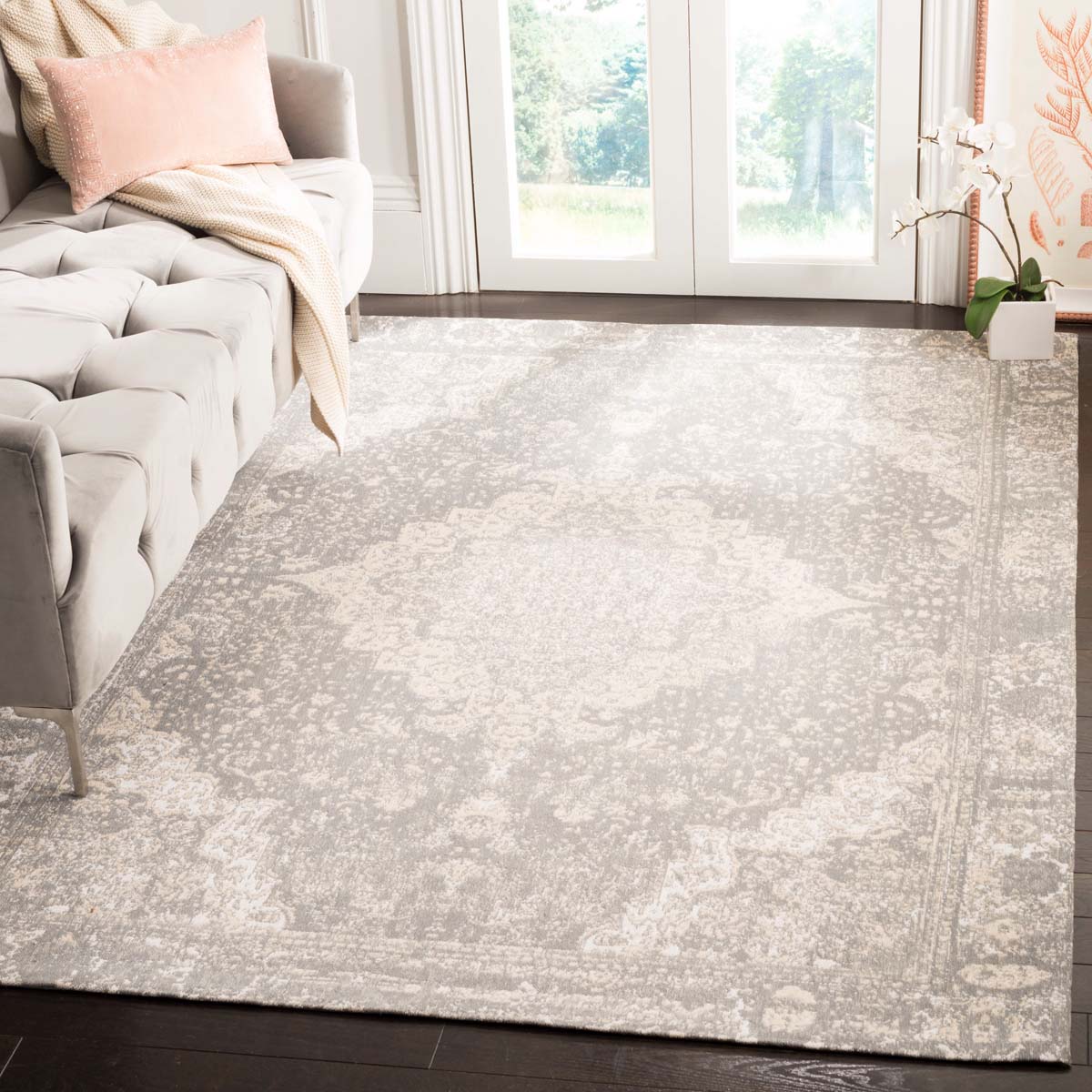 Safavieh Classic Vintage 110 Rug, CLV110 - Silver