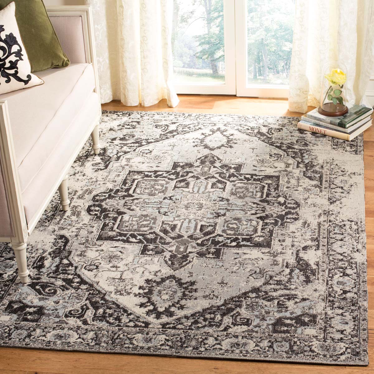 Safavieh Classic Vintage 111 Rug, CLV111 - Anthracite