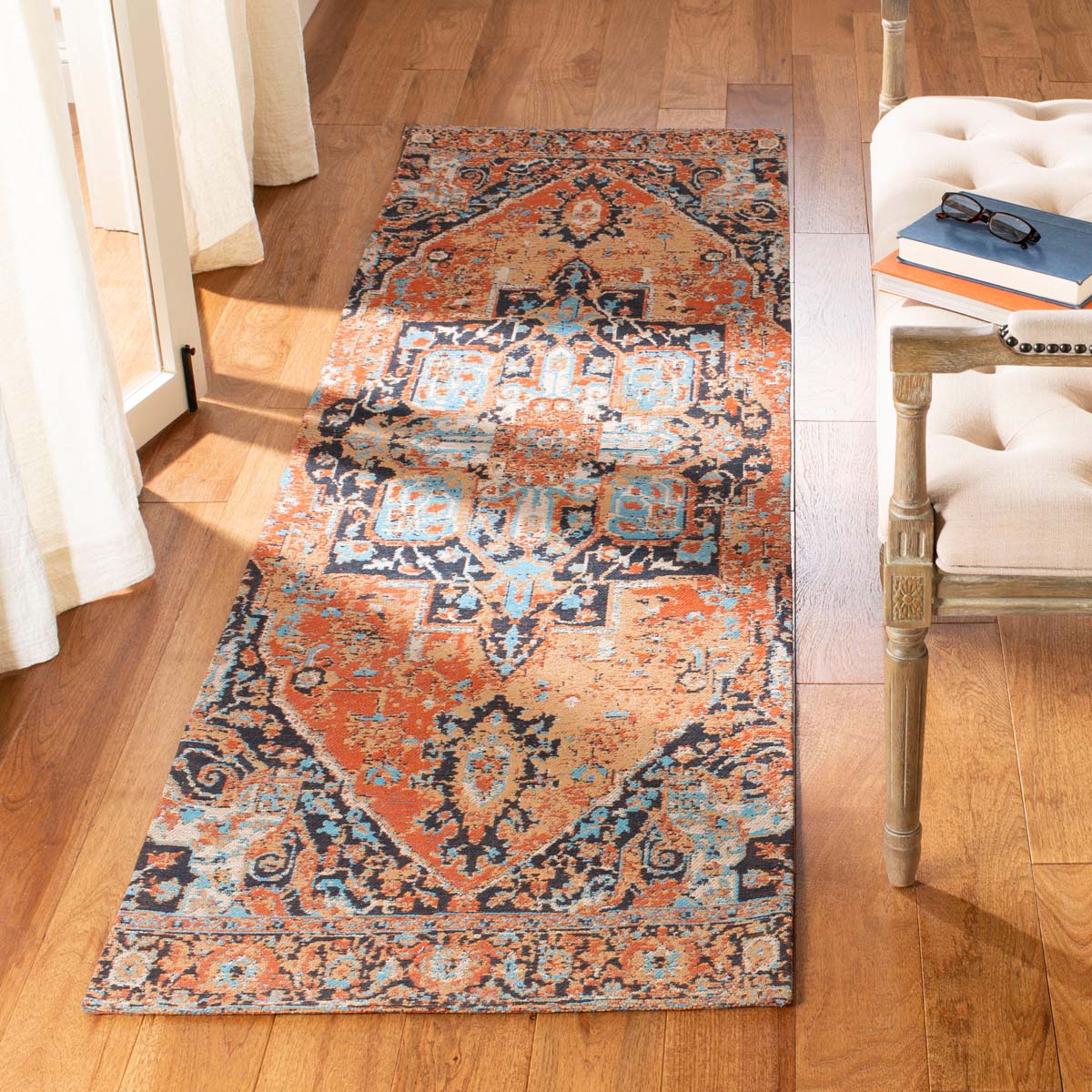 Safavieh Classic Vintage 111 Rug, CLV111 - Orange / Navy