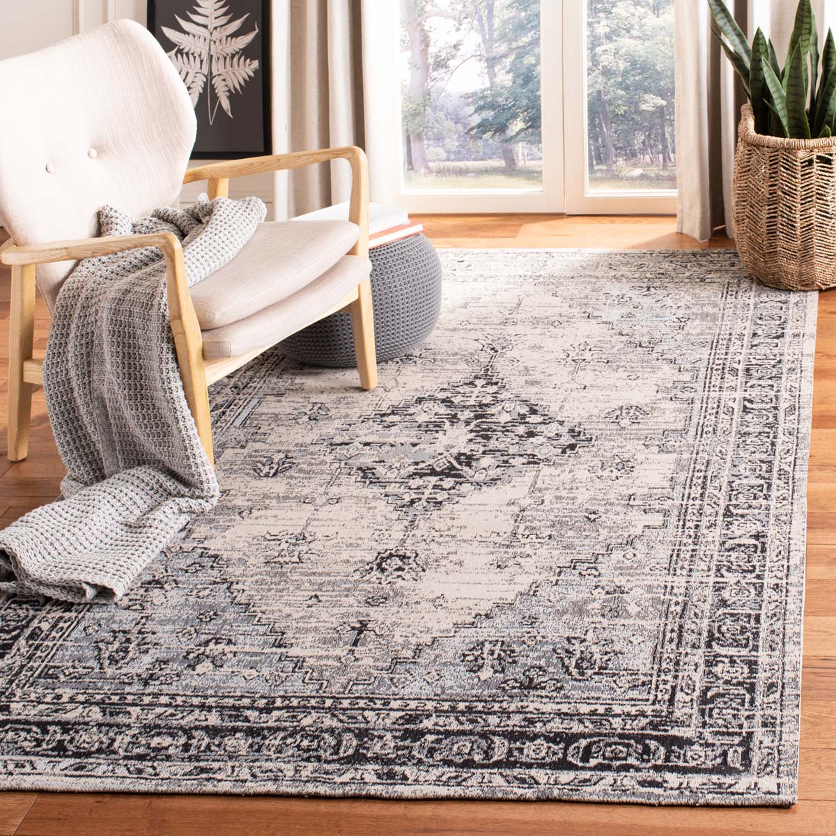 Safavieh Classic Vintage 113 Rug, CLV113 - Grey