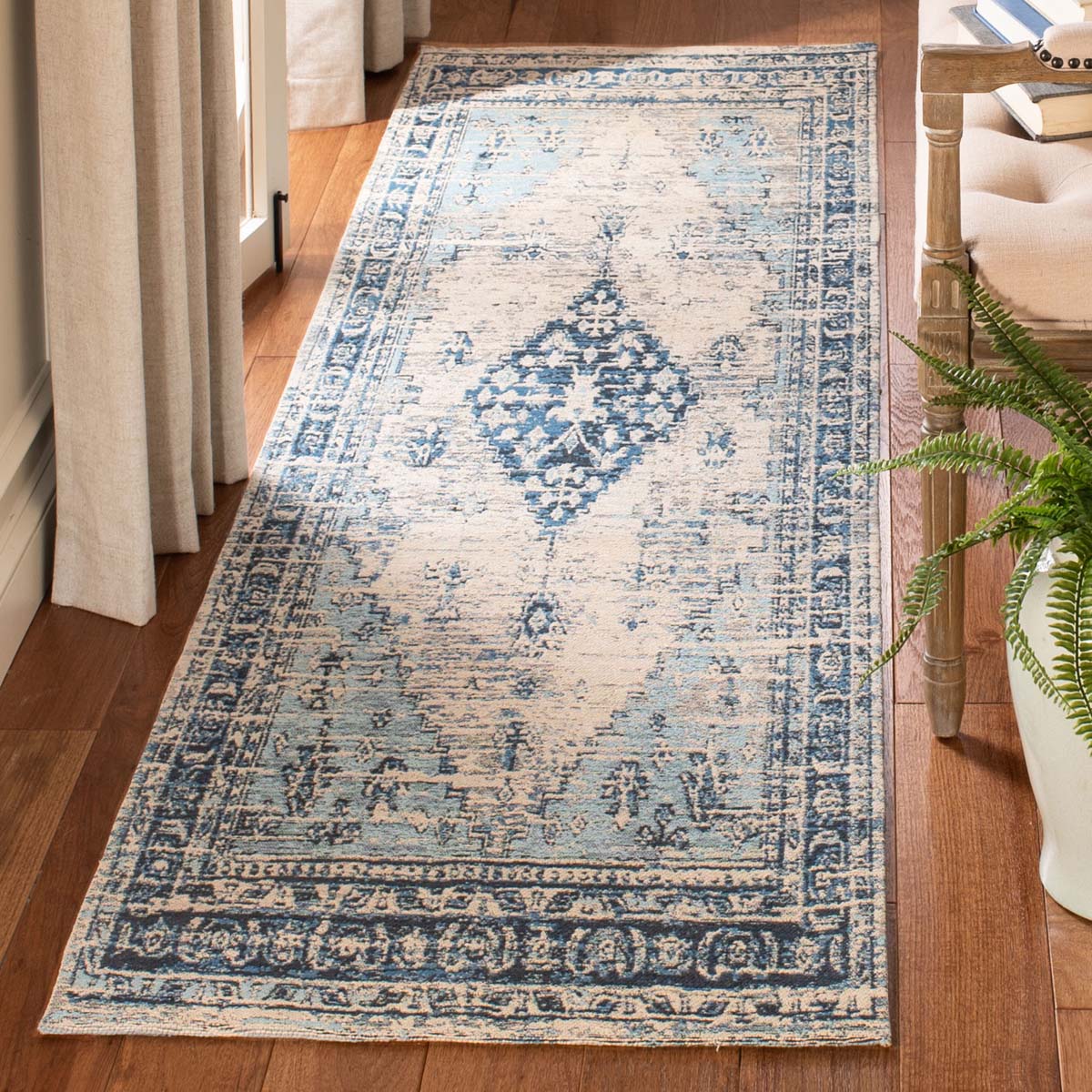 Safavieh Classic Vintage 113 Rug, CLV113 - Blue