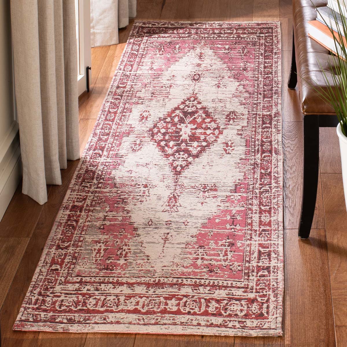 Safavieh Classic Vintage 113 Rug, CLV113 - Fuchisa