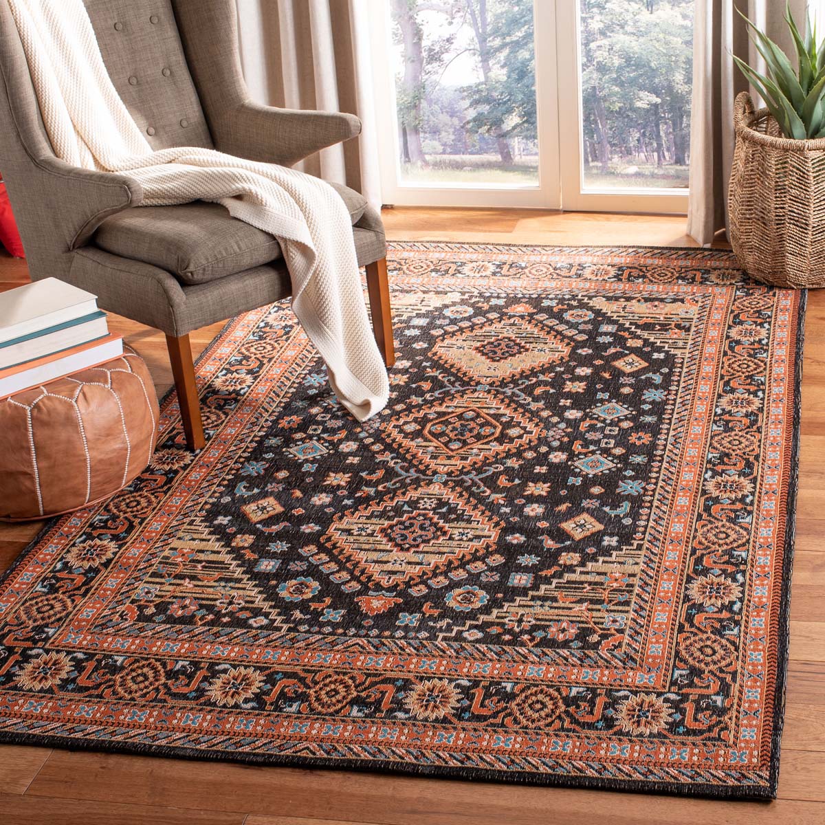 Safavieh Classic Vintage 114 Rug, CLV114 - Black / Rust