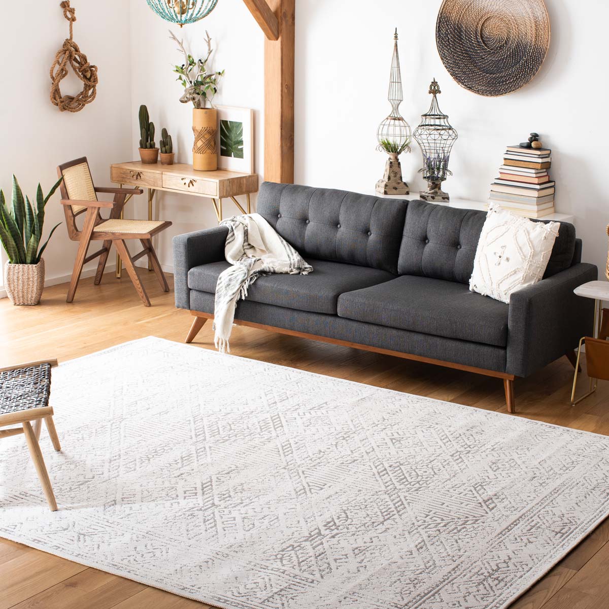 Safavieh Classic Vintage 126 Rug, CLV126 - White / Grey
