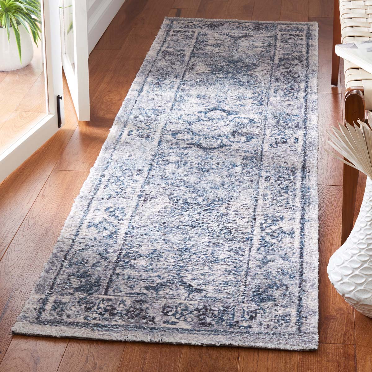 Safavieh Classic Vintage 201 Rug, CLV201 - Aqua / Blue