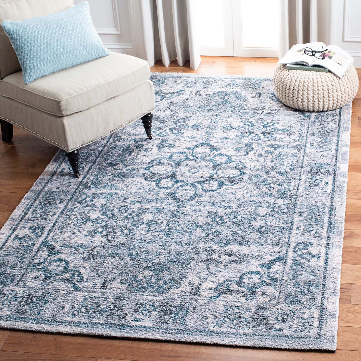 Safavieh Classic Vintage 201 Rug, CLV201 - Aqua / Blue