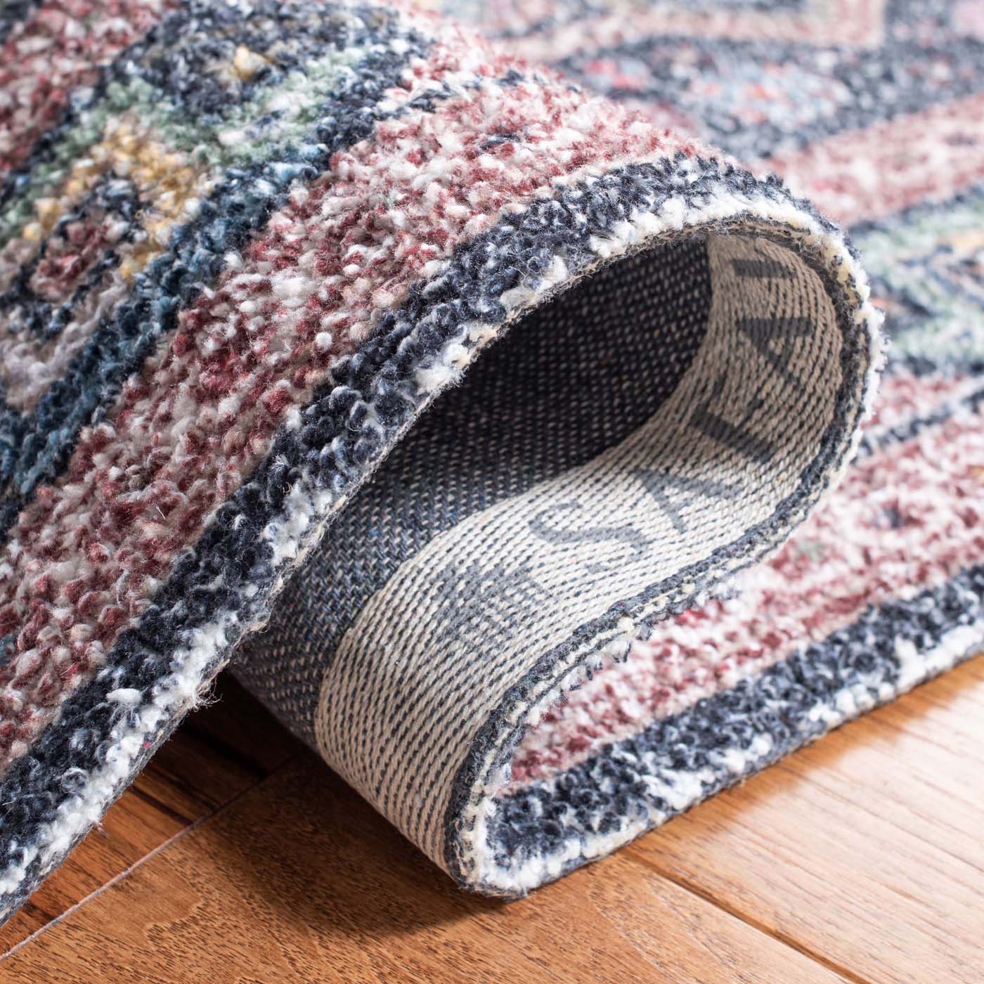 Safavieh Classic Vintage 205 Rug, CLV205 - Rust / Green