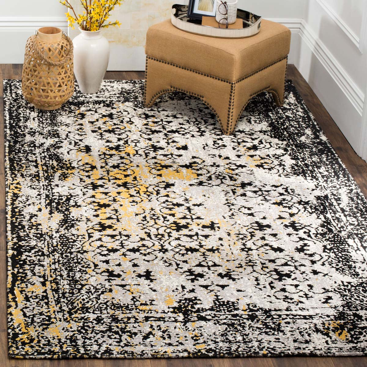 Safavieh Classic Vintage 223 Rug, CLV223 - Black / Silver