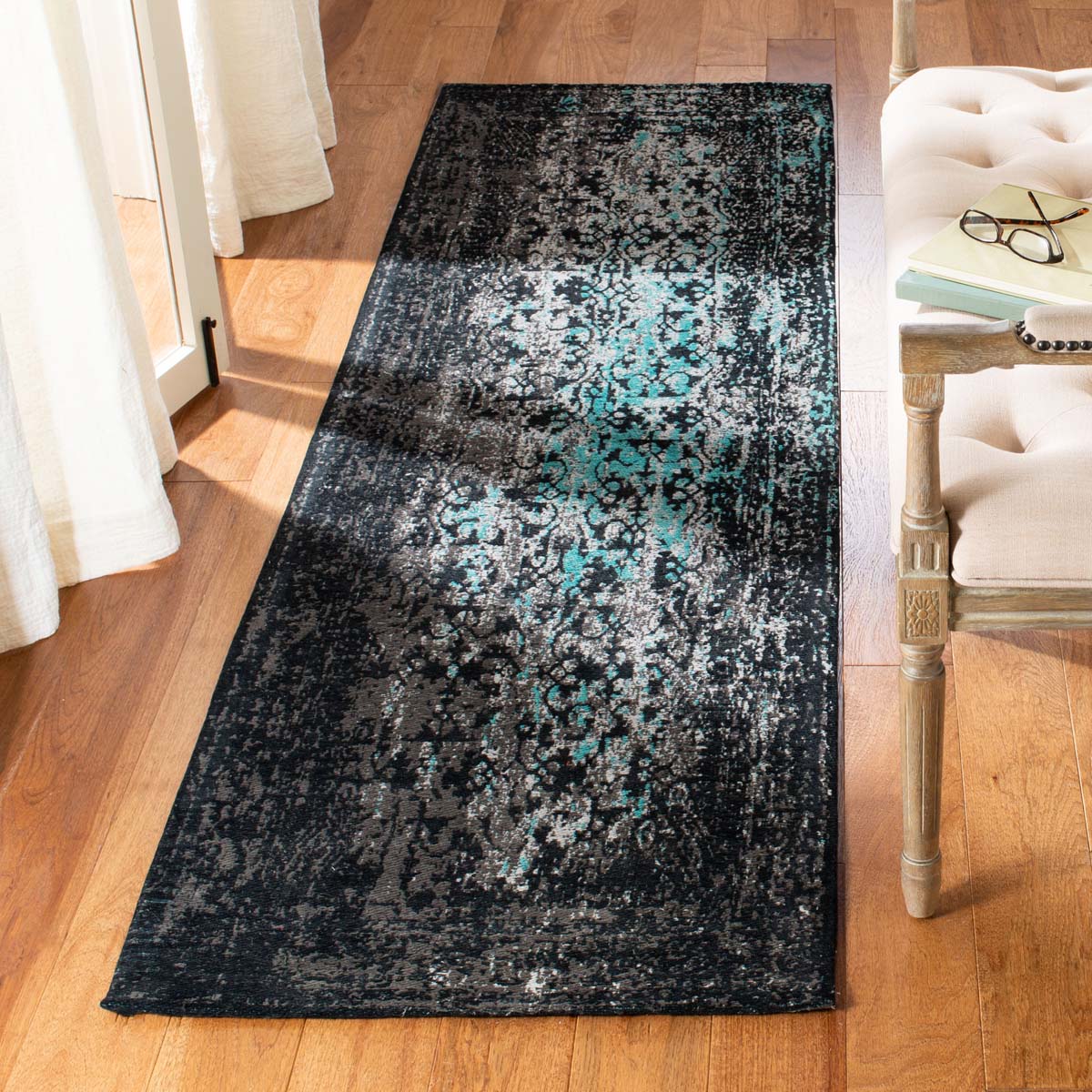 Safavieh Classic Vintage 223 Rug, CLV223 - Navy / Teal