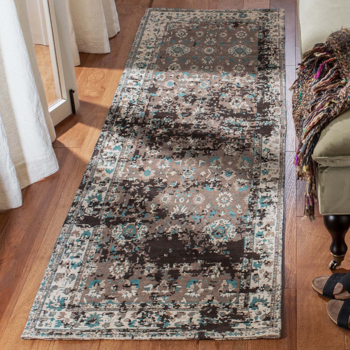 Safavieh Classic Vintage 226 Rug, CLV226 - Teal / Beige