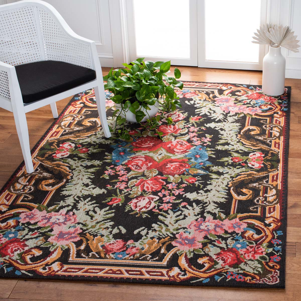 Safavieh Classic Vintage 301 Rug, CLV301 - Black / Multi