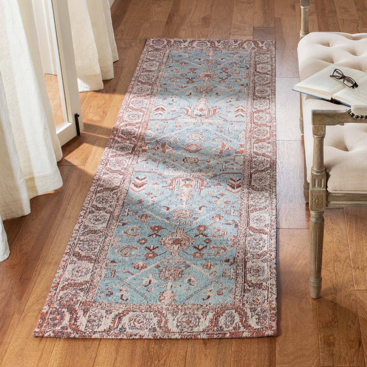 Safavieh Classic Vintage 303 Rug, CLV303 - Blue / Red
