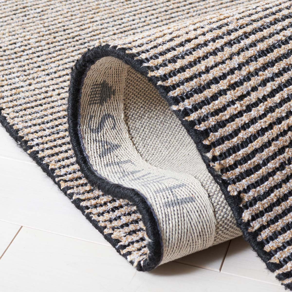 Safavieh Classic Vintage 951 Rug, CLV951 - Natural / Black