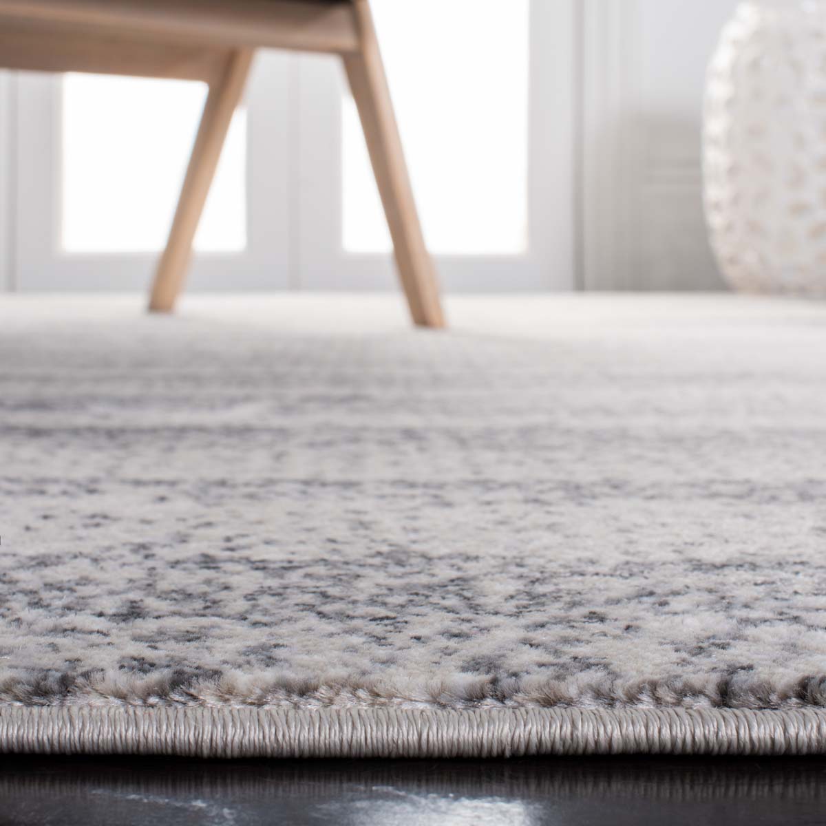 Safavieh Carnegie 612 Rug, CNG612 - Ivory / Grey