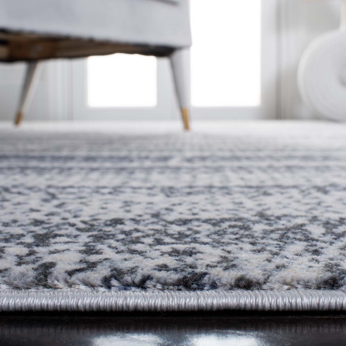 Safavieh Carnegie 612 Rug, CNG612 - Grey / Navy