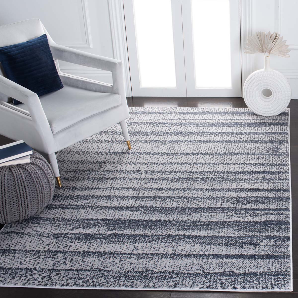 Safavieh Carnegie 612 Rug, CNG612 - Grey / Navy