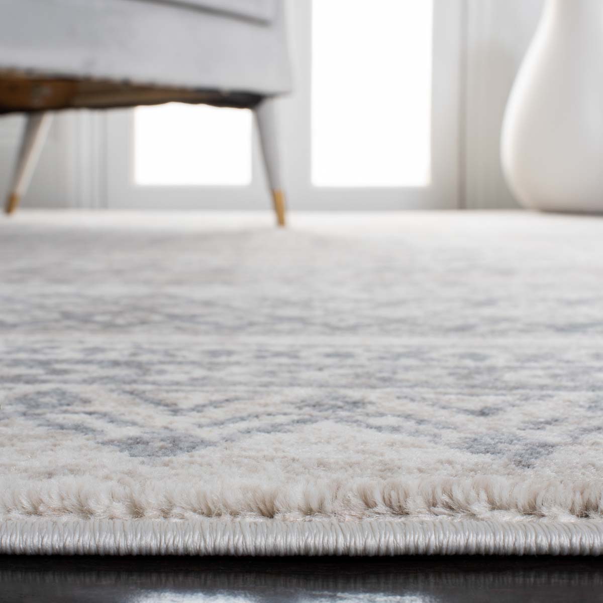 Safavieh Carnegie 619 Rug, CNG619 - Ivory / Grey
