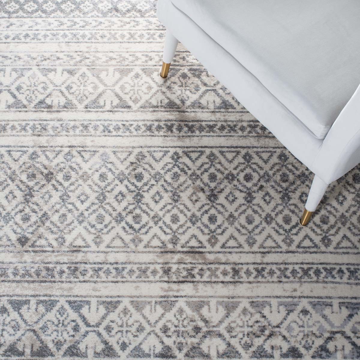 Safavieh Carnegie 619 Rug, CNG619 - Ivory / Grey