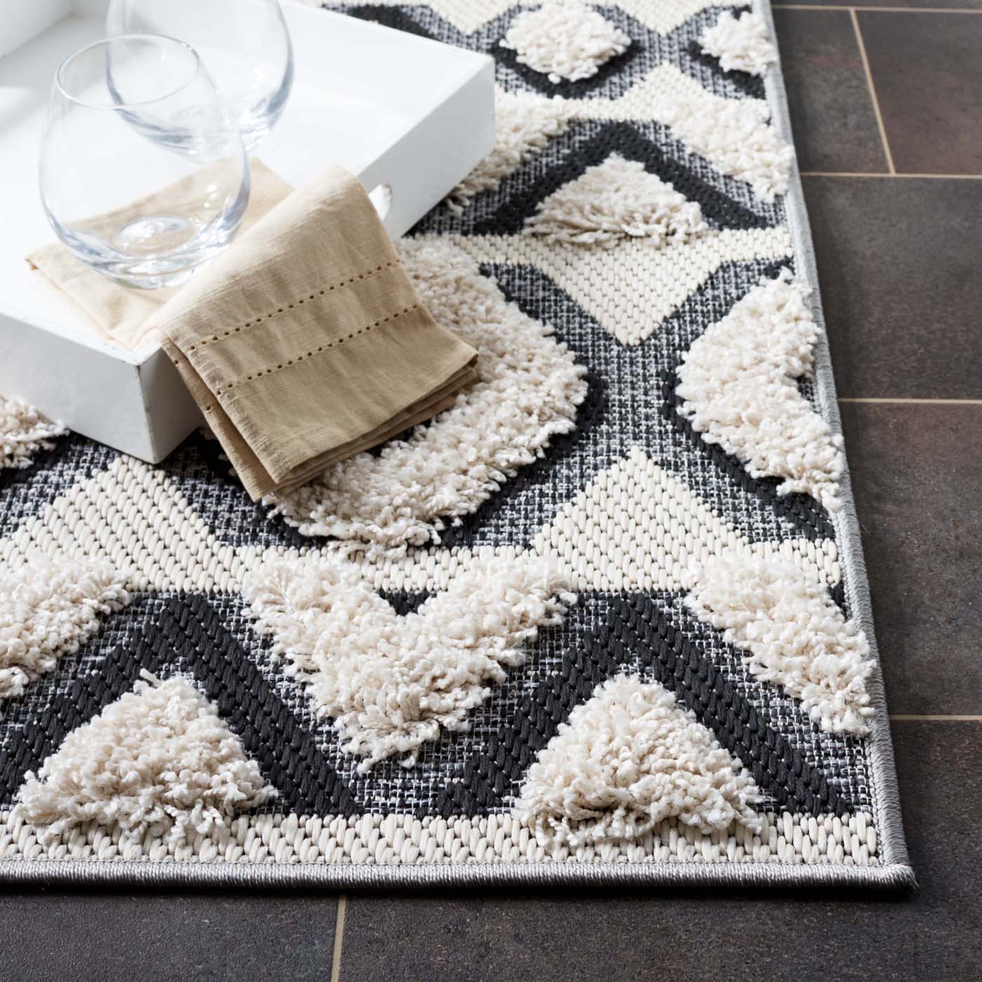 Safavieh Cottage 210 Rug, COT210 - Ivory / Black