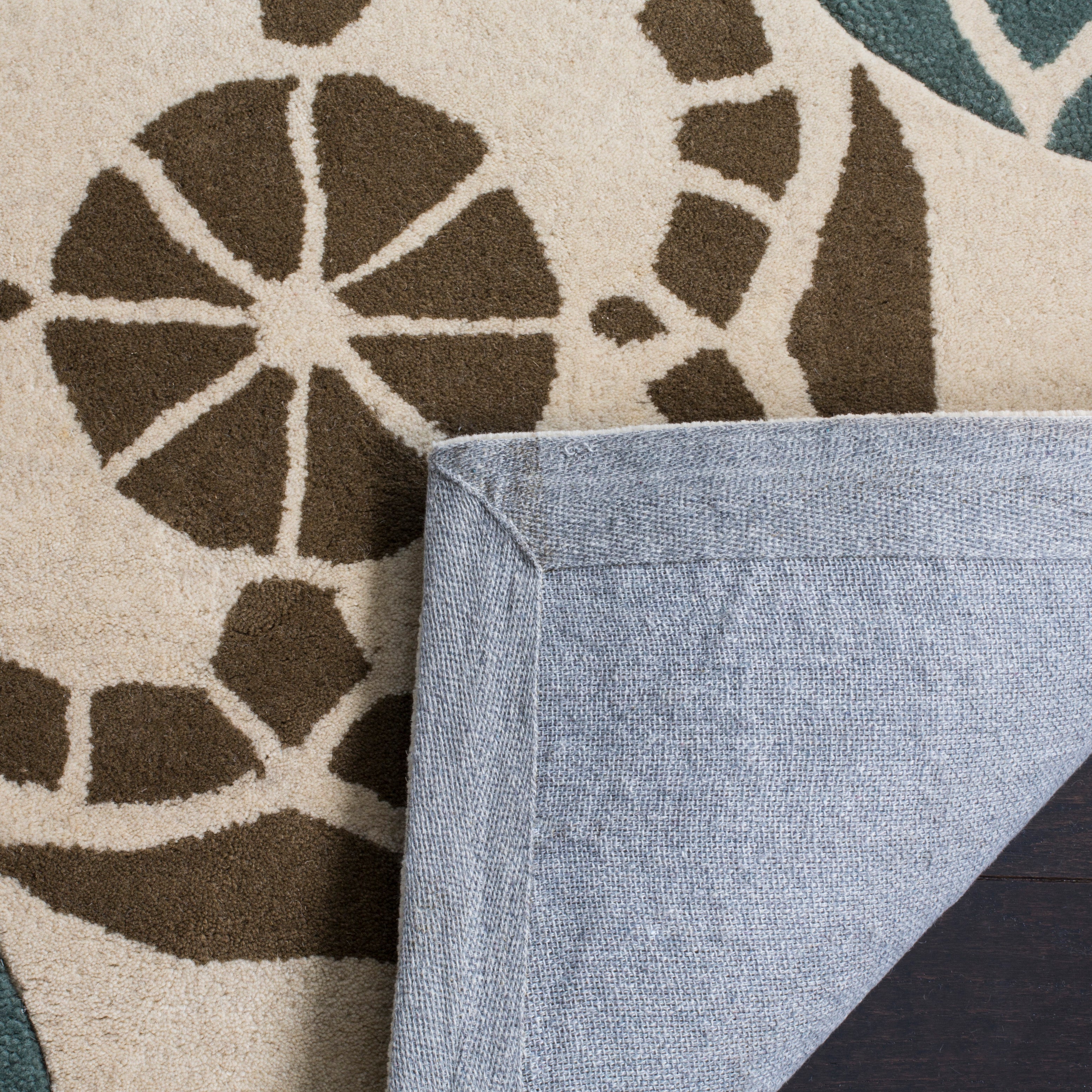 Safavieh Capri 353 Rug, CPR353 - Beige / Blue