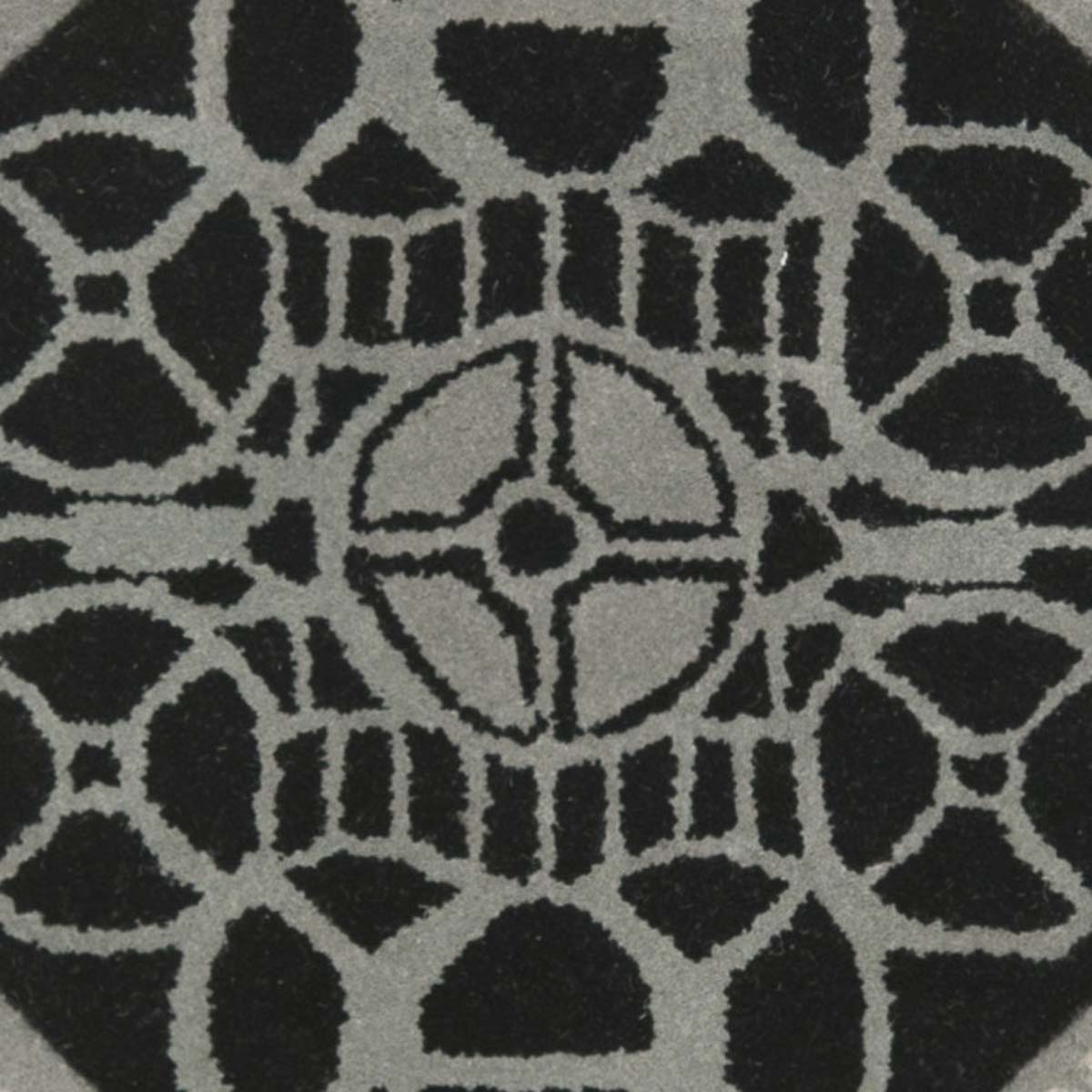 Safavieh Capri 353 Rug, CPR353 - Grey / Black