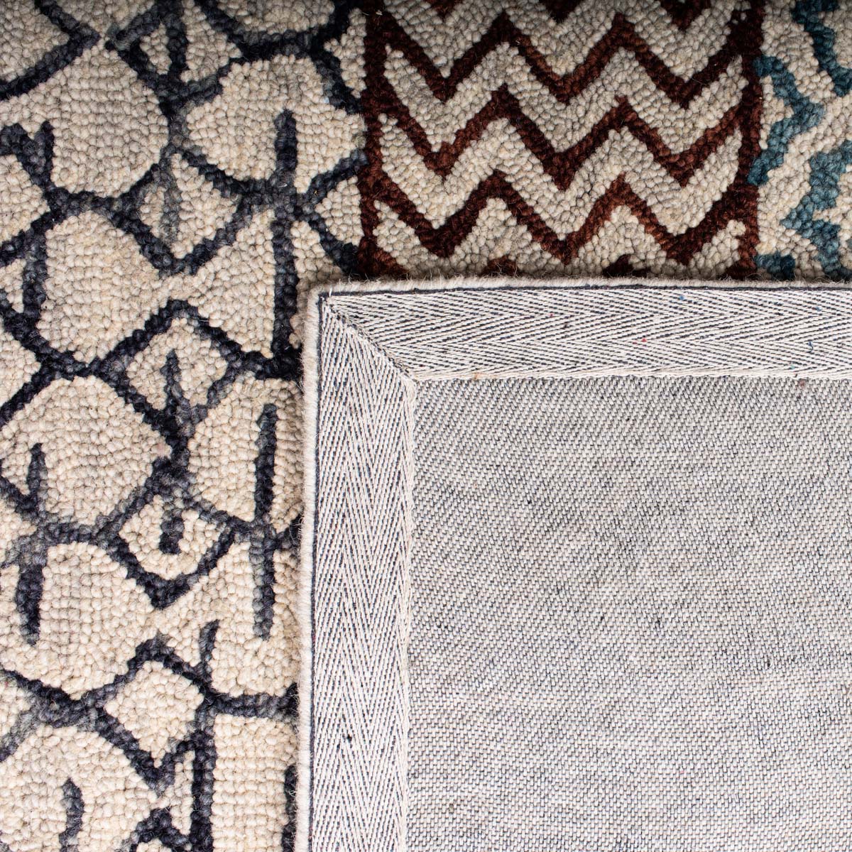 Safavieh Capri 502 Rug, CPR502 - Ivory / Charcoal