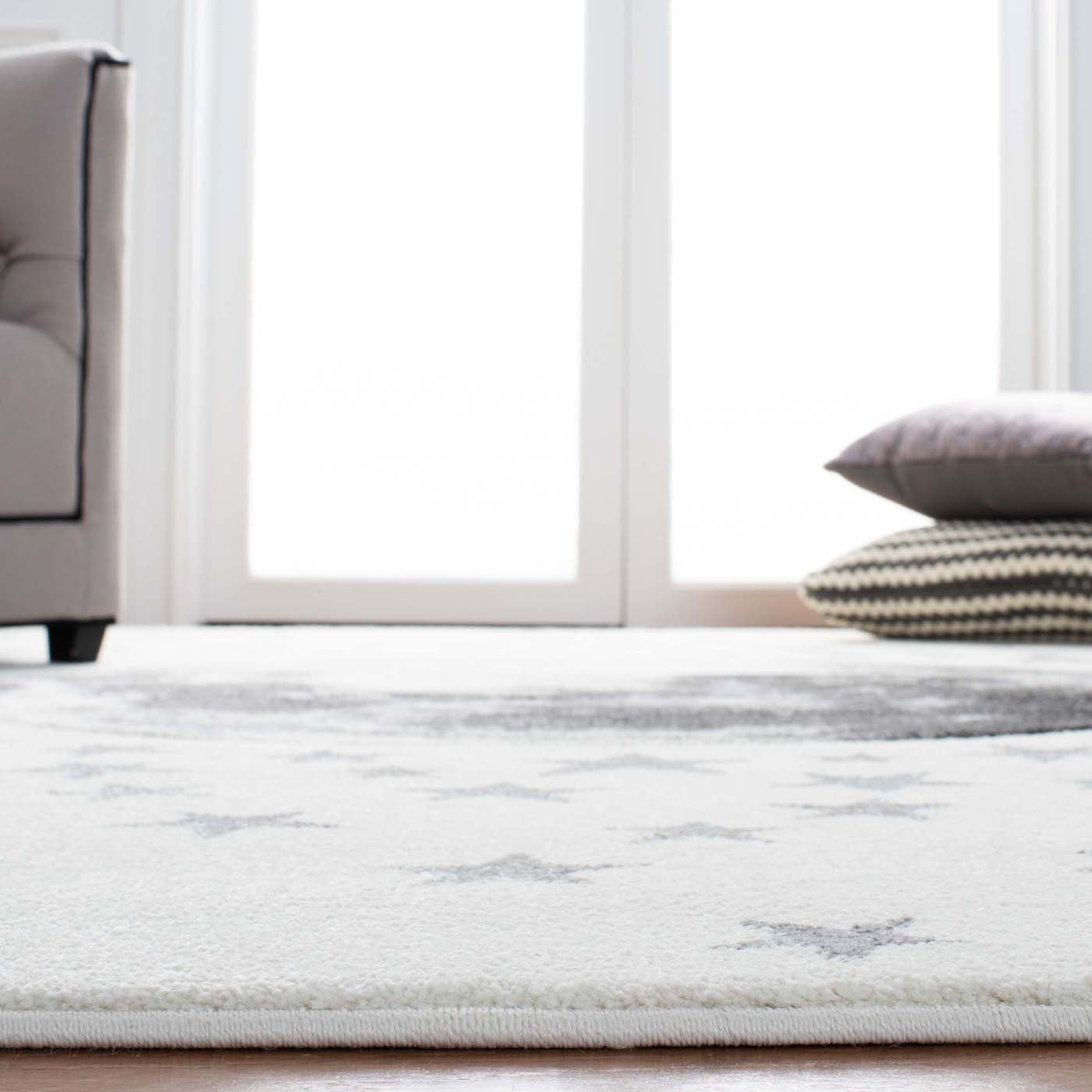 Safavieh Carousel Kids 135 Rug, CRK135 - Ivory / Grey