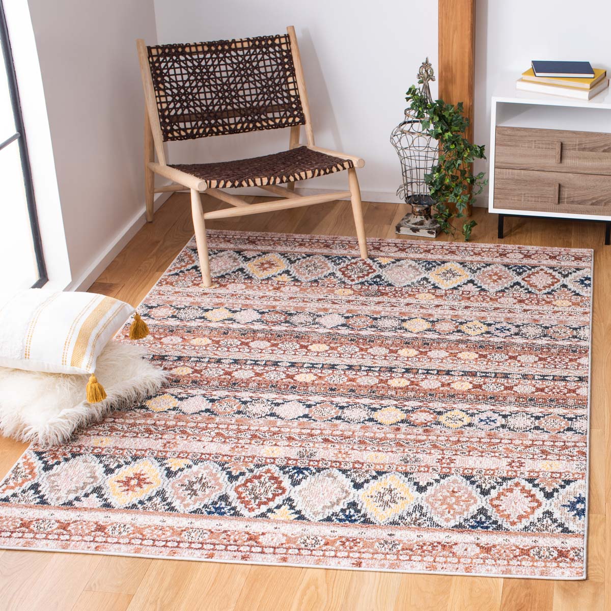 Safavieh Crystal 323 Rug, CRS323 - Rust / Ivory