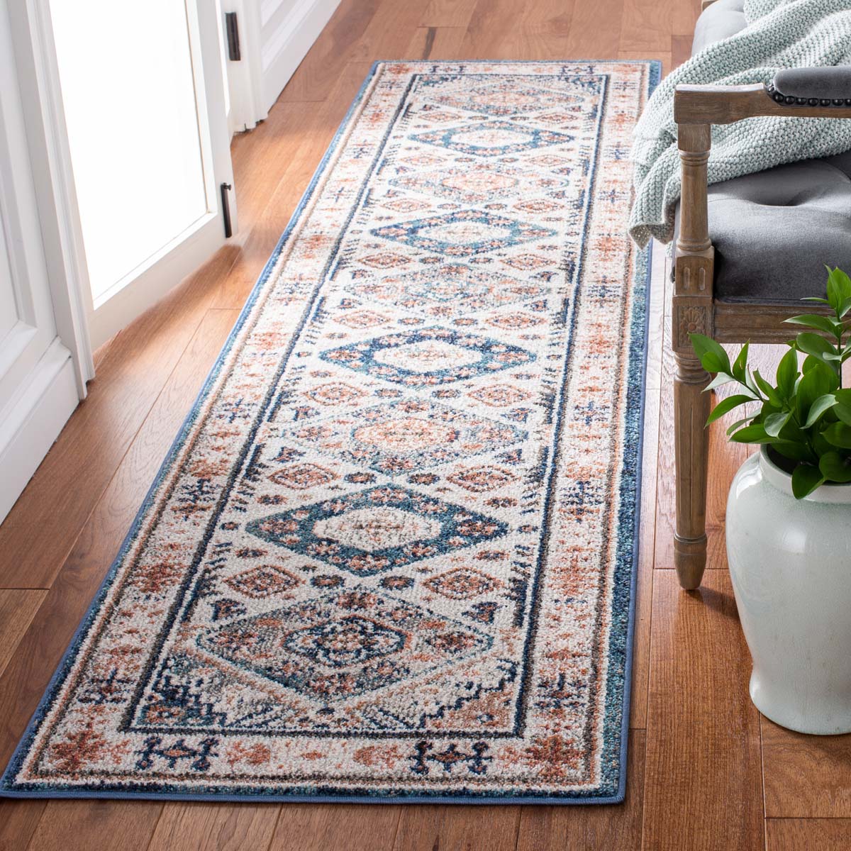 Safavieh Crystal 326 Rug, CRS326 - Ivory / Blue
