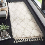 Safavieh Casablanca 145 Rug, CSB145 - Ivory / Grey